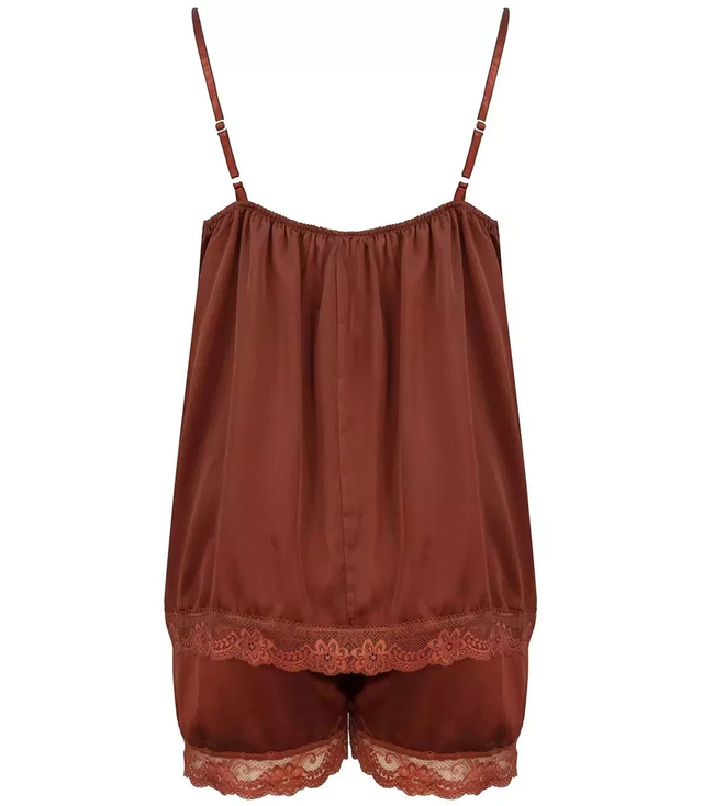 Un set de top + pantaloni scurți cu dantela sexy